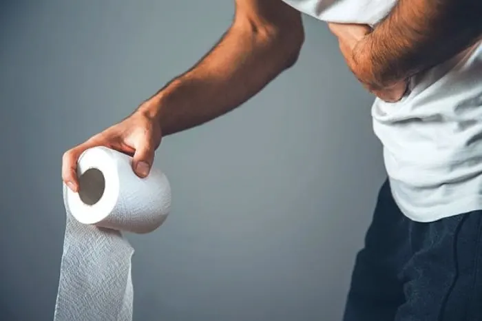 تشخیص مدفوع سیاه: چگونه می‌توان علل آن را شناسایی کرد؟