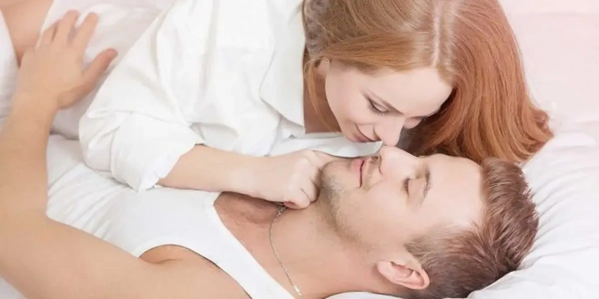 چه لباسی زنان را تحریک می‌کند؟ (۱۵ راز تحریک جنسی زنان)